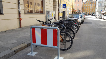 Beispiel für die neuen Fahrradabstellplätze in Haidhausen (© Nina Reitz)